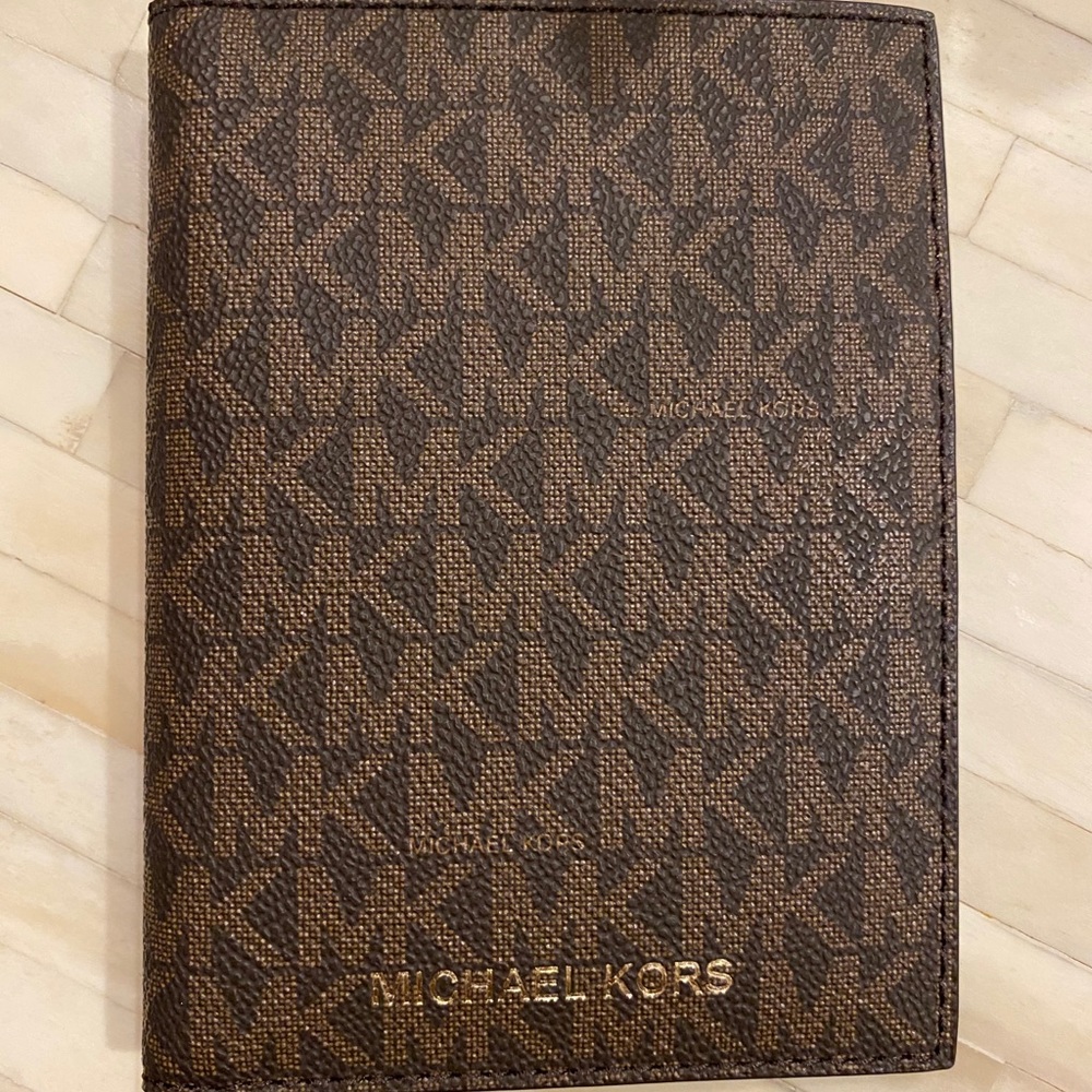 MK Travel Passport Wallet